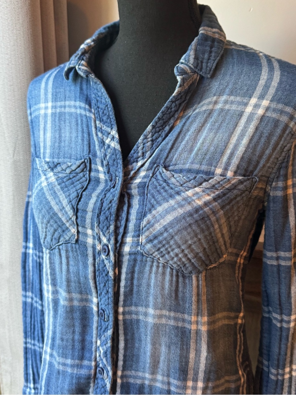 cloth & stone Blue Plaid cotton button down top XS EUC - Picture 2 of 7